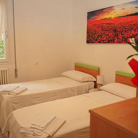 Casetta Aurora アパート メストレ